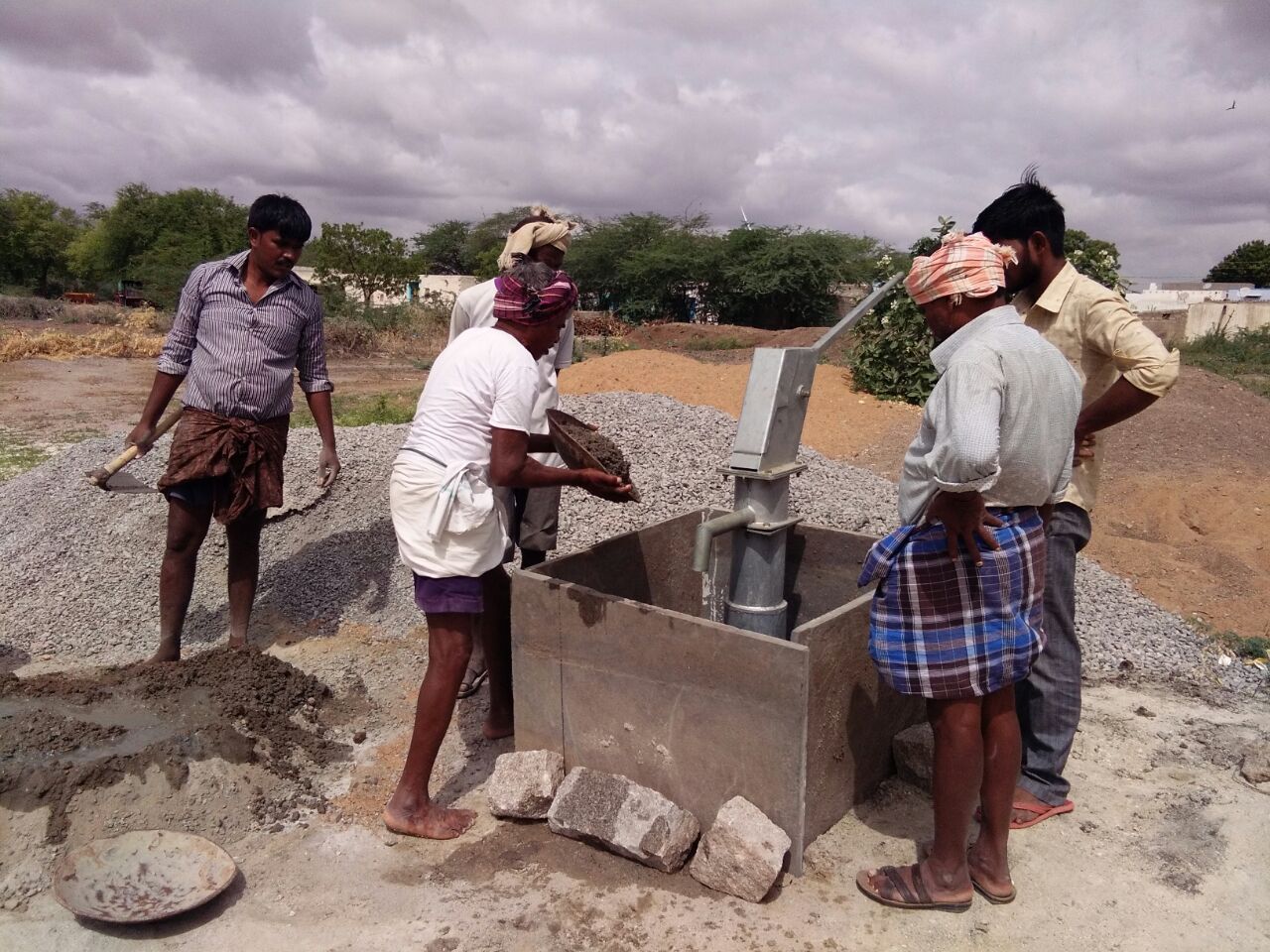 Ladies at the well